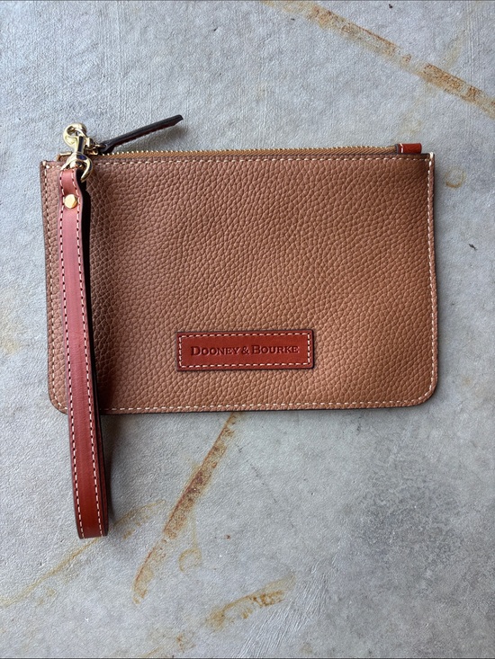 Dooney & Bourke Handbags - Dooney & Bourke Pebble Grain Leather Wristlet Pouch Tan Cognac Zip Clutch